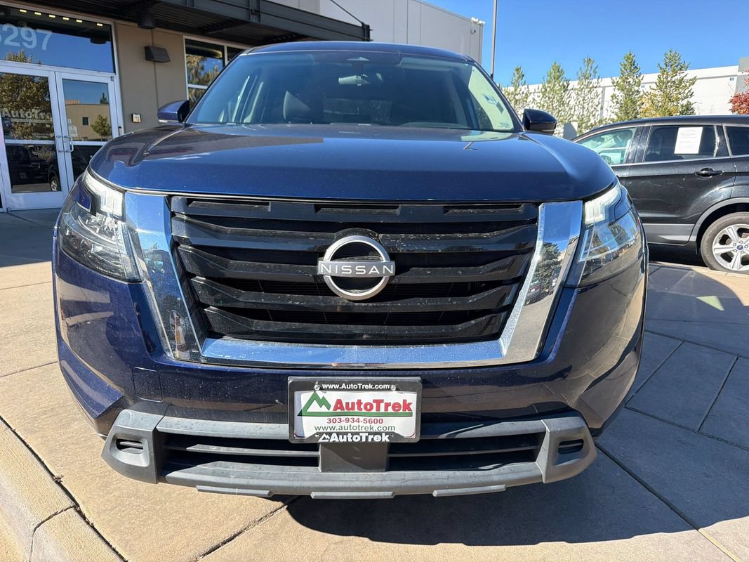 Used 2022 Nissan Pathfinder SV AWD/4WD image 3