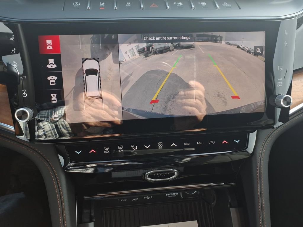 New 2026 Jeep Grand Cherokee Summit w/ Obsidian Package image 19
