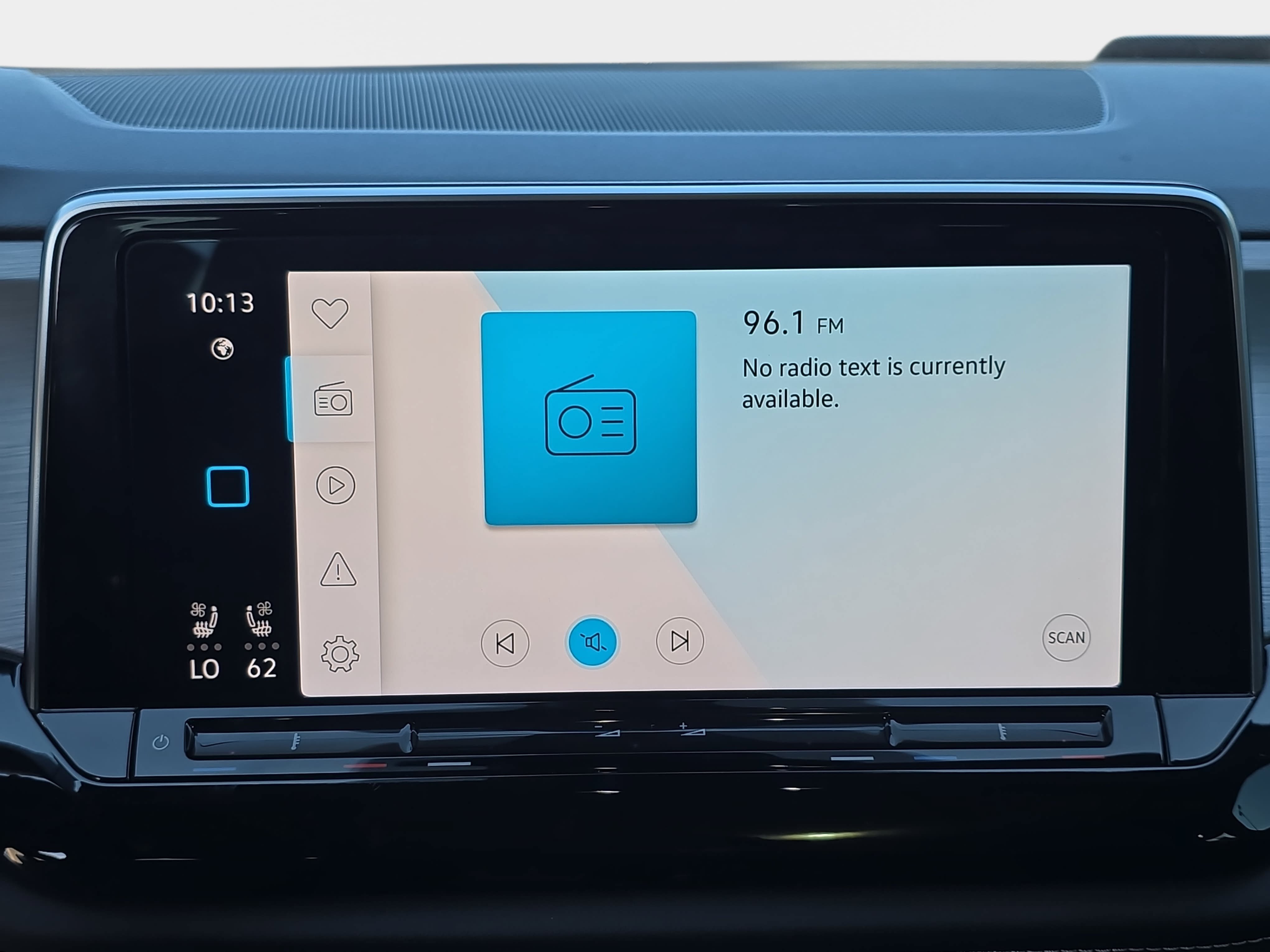 Used 2026 Volkswagen Atlas Cross Sport SE w/ Panoramic Sunroof Package FWD image 21