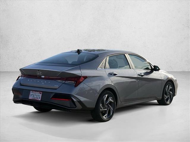 Certified 2025 Hyundai Elantra Limited image 5