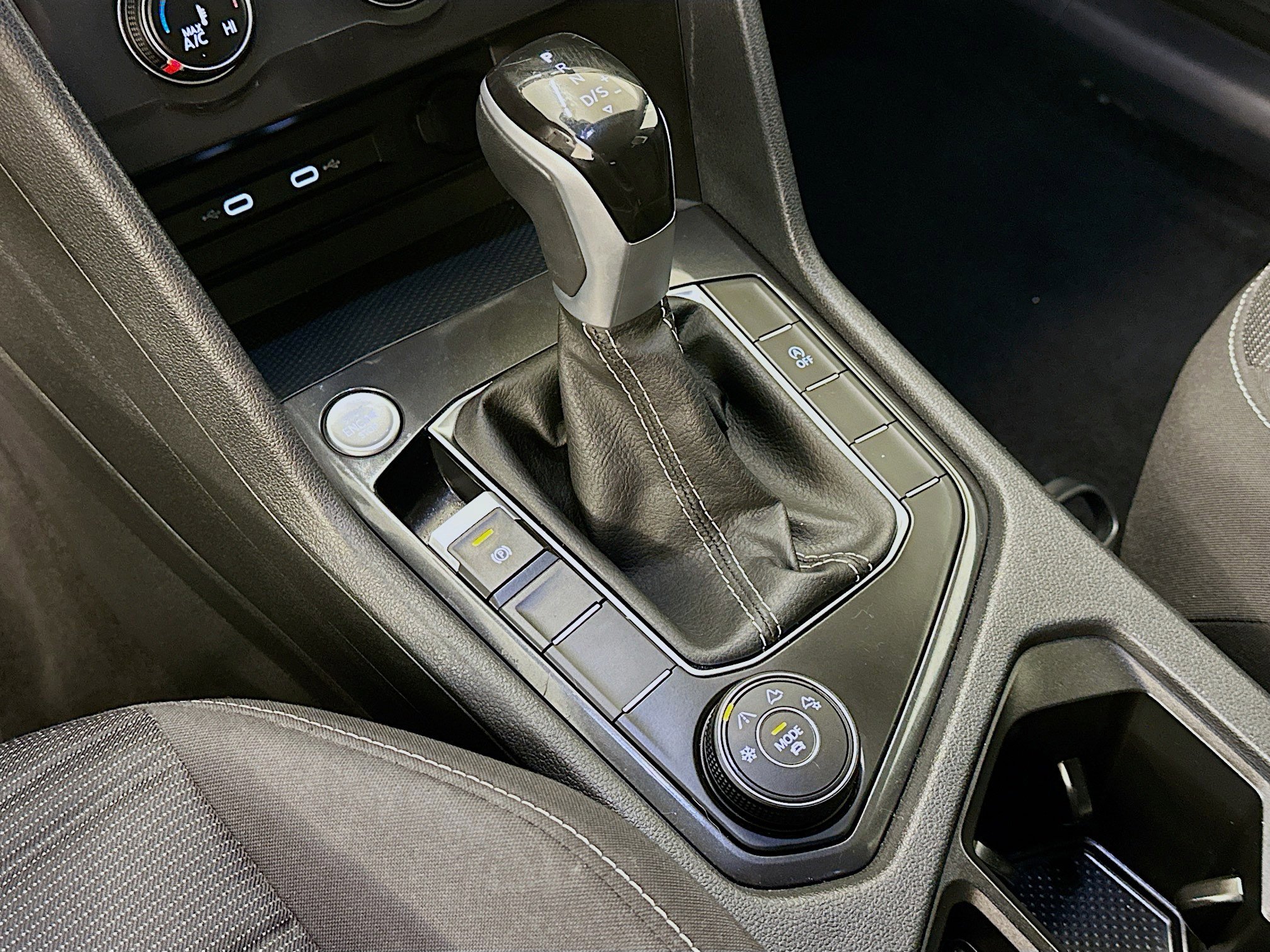 Used 2024 Volkswagen Tiguan S image 24