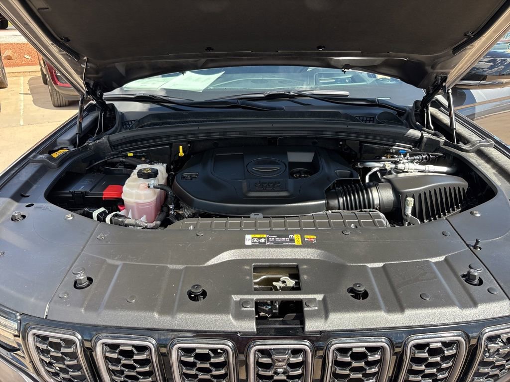 Used 2023 Jeep Grand Cherokee L Summit AWD/4WD image 37