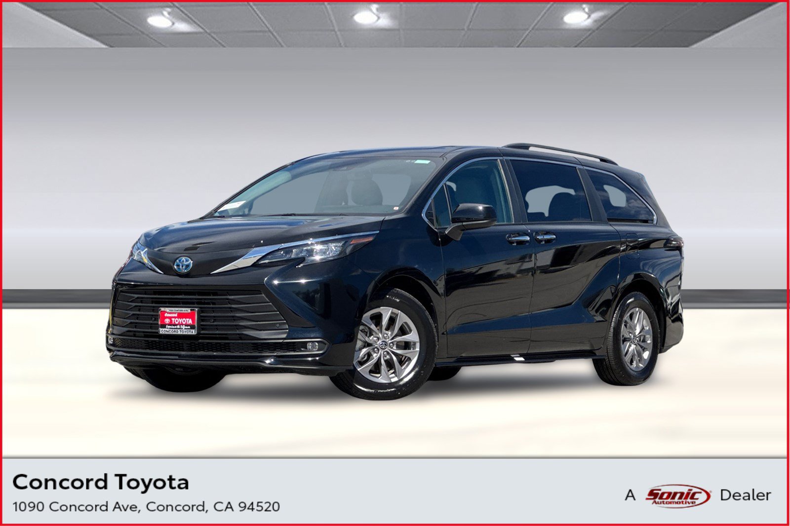 Used 2025 Toyota Sienna XLE