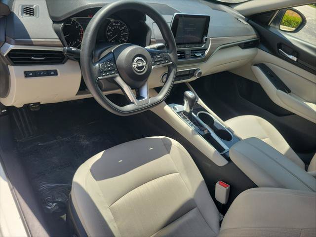 Used 2024 Nissan Altima 2.5 SV FWD image 18