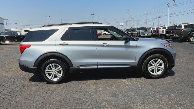Used 2022 Ford Explorer XLT image 9