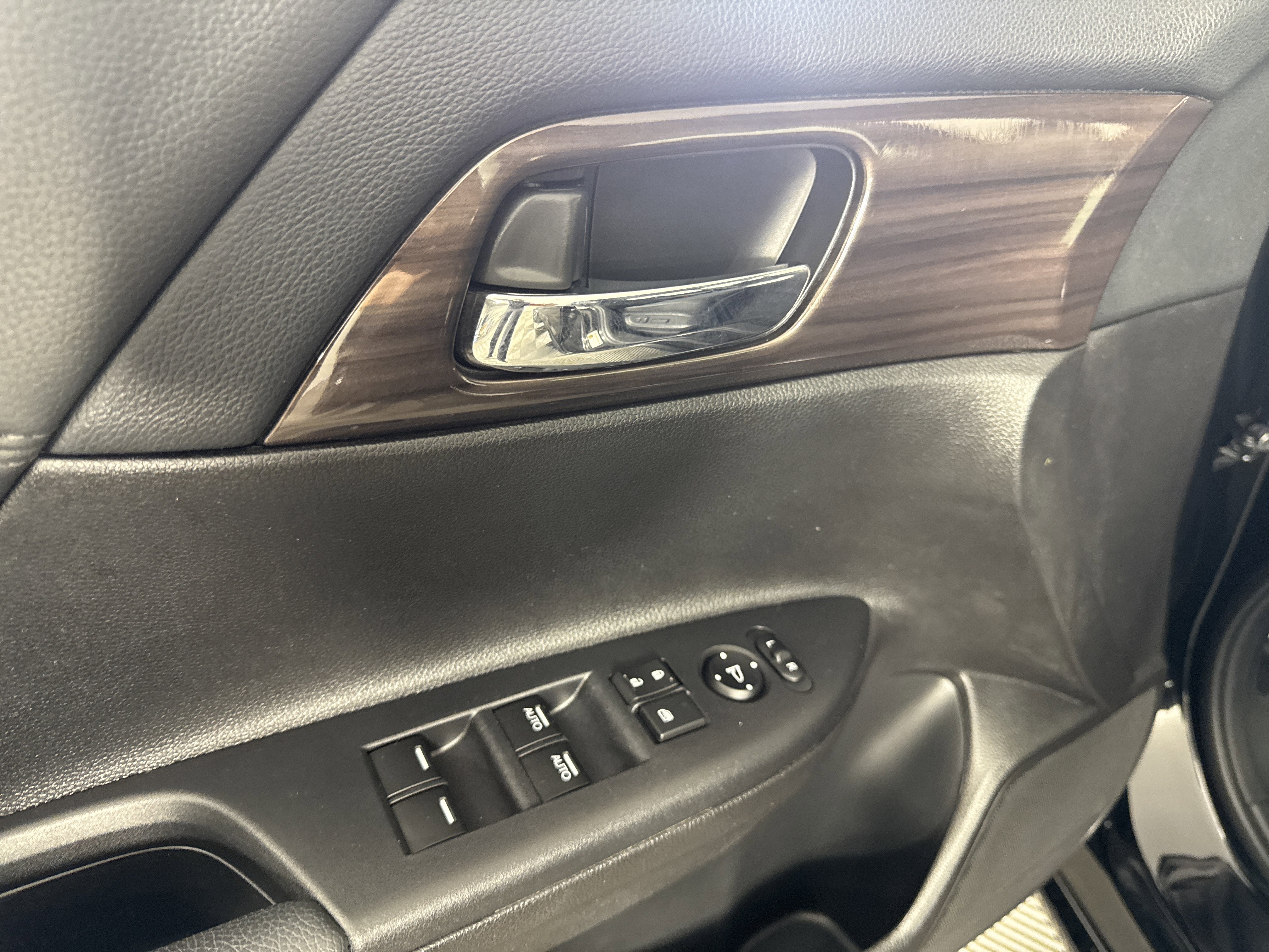 Used 2017 Honda Accord EX image 14