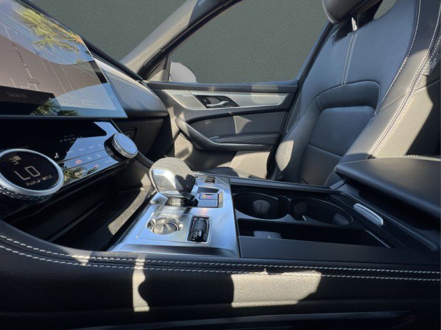 Used 2024 Jaguar F-PACE R-Dynamic S image 25