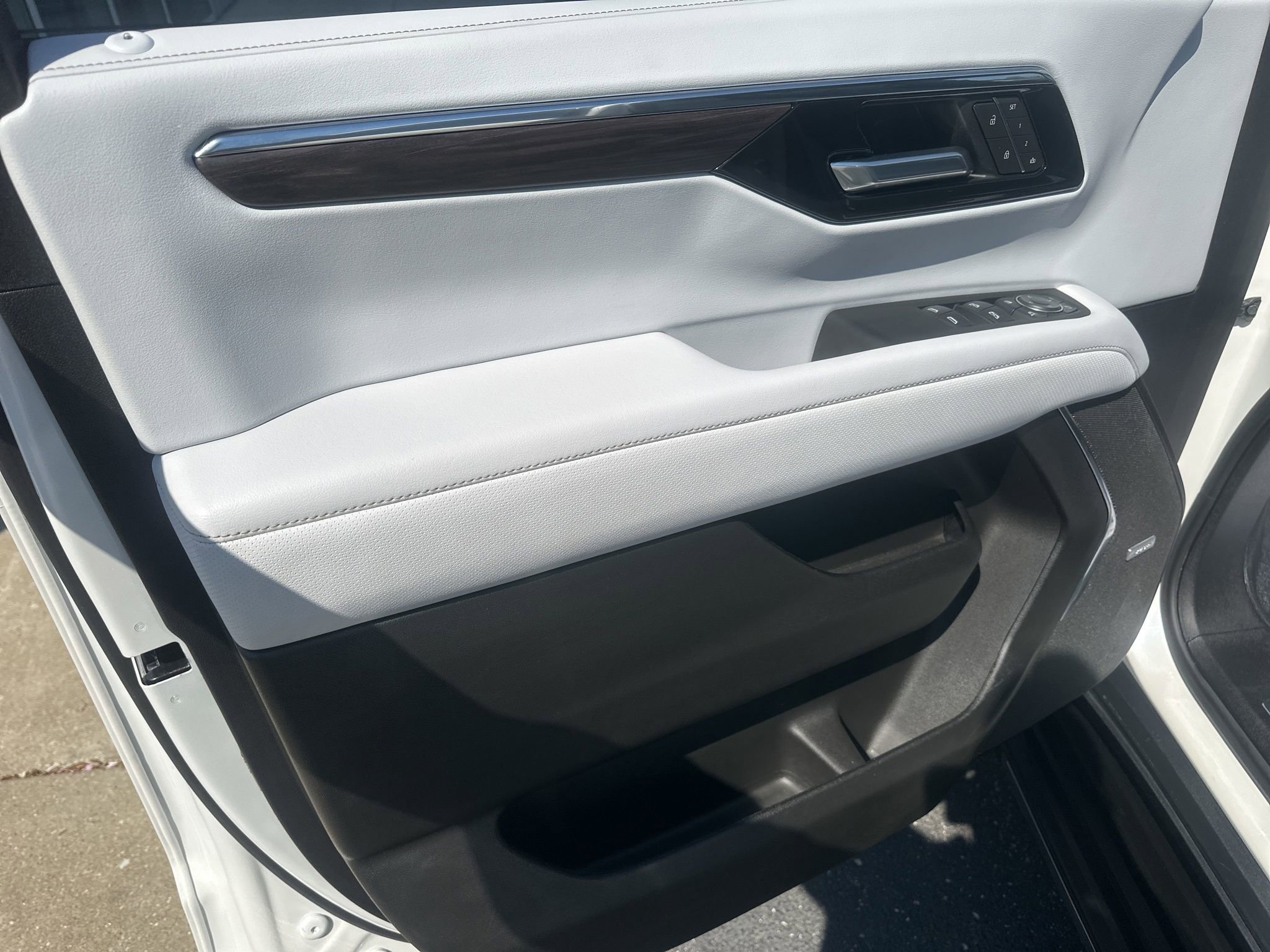 Used 2025 Chevrolet Tahoe Premier image 28