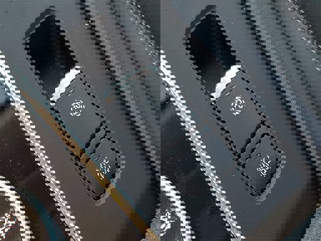 Used 2024 Mitsubishi Outlander SE image 26