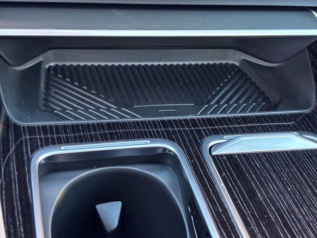 New 2026 BMW 740i xDrive w/ Premium Package image 25