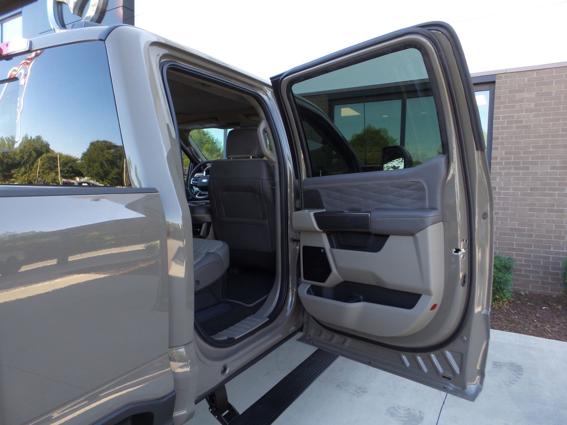 Used 2026 Ford F450 Platinum w/ Platinum Plus Package image 46