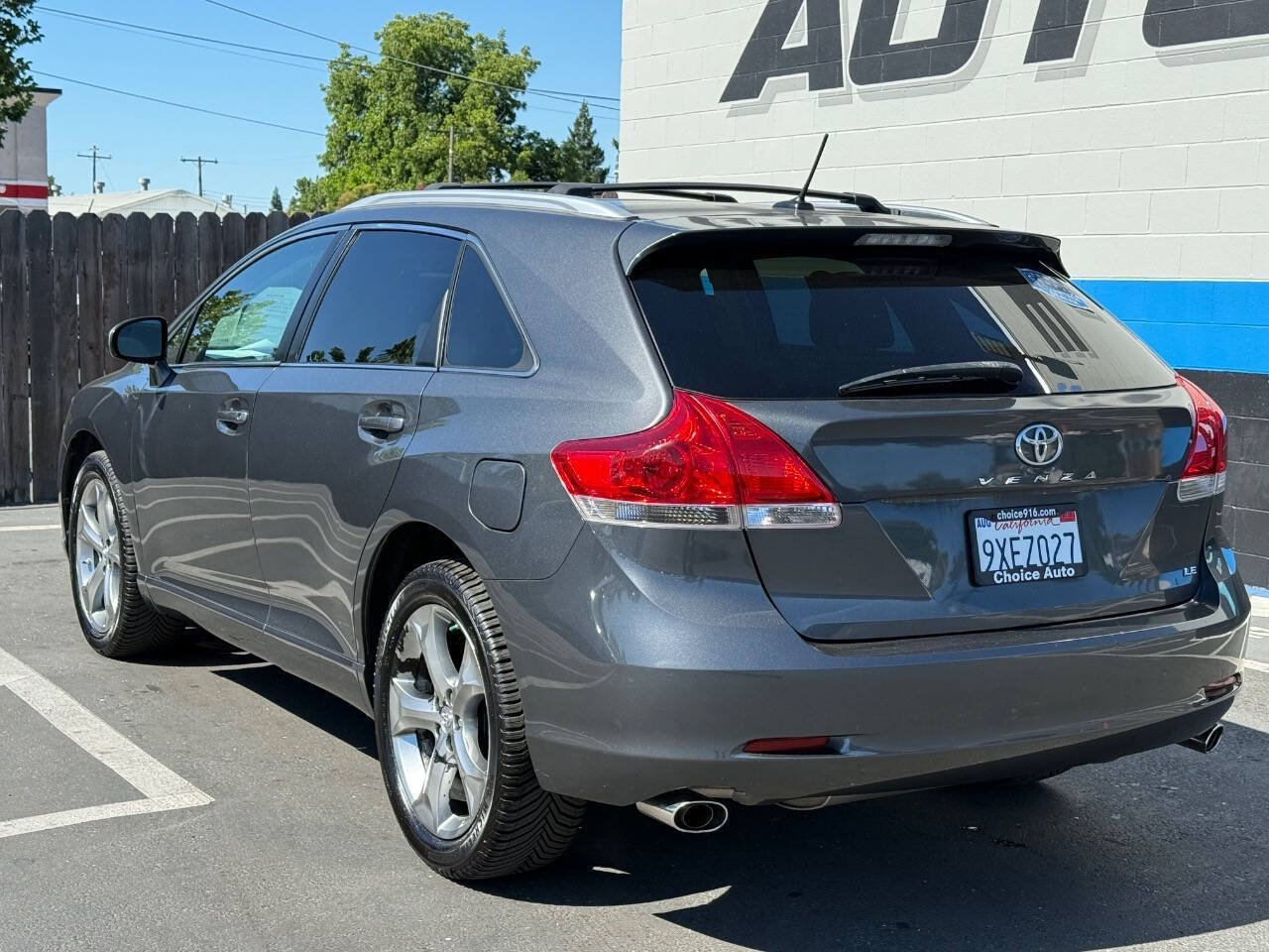 Used 2012 Toyota Venza LE FWD image 4