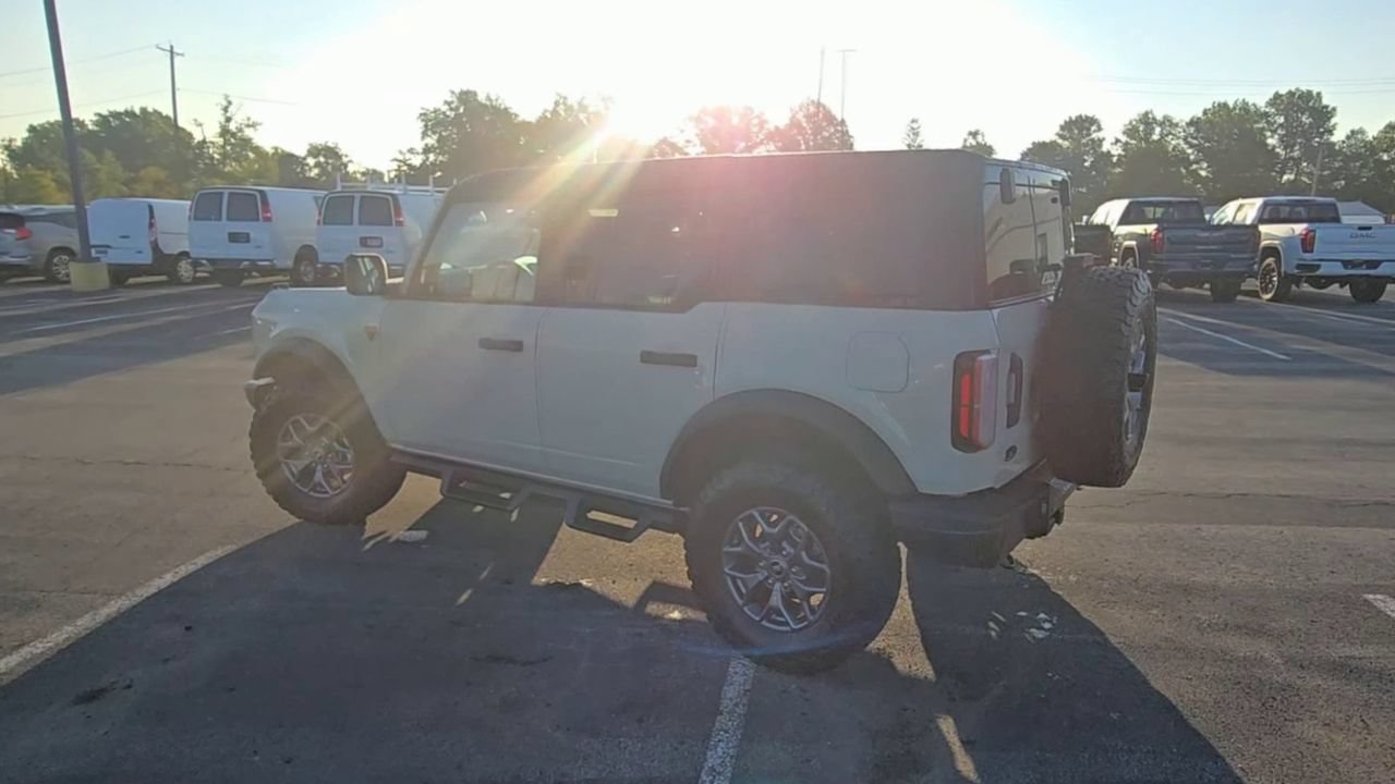 Used 2025 Ford Bronco Badlands AWD/4WD image 9