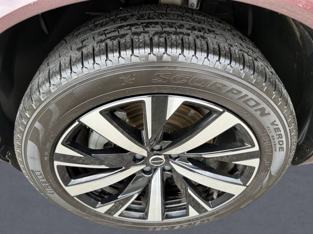 Certified 2025 Volvo XC90 B5 Core AWD/4WD image 8