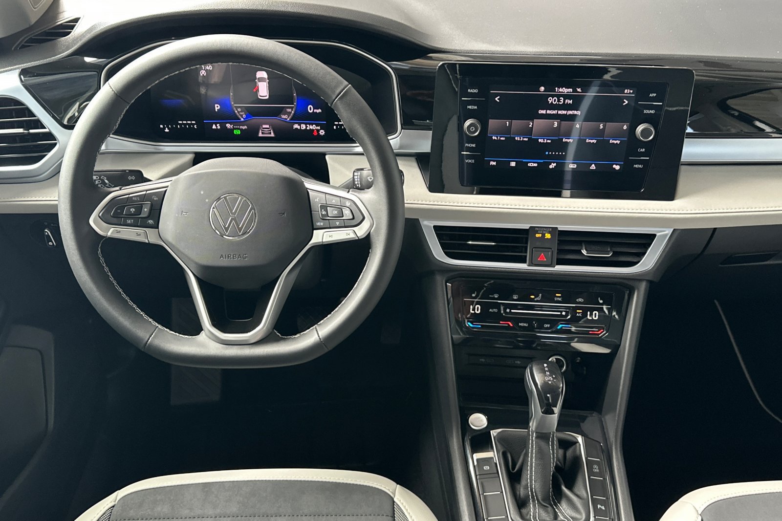 New 2026 Volkswagen Taos SE FWD image 12