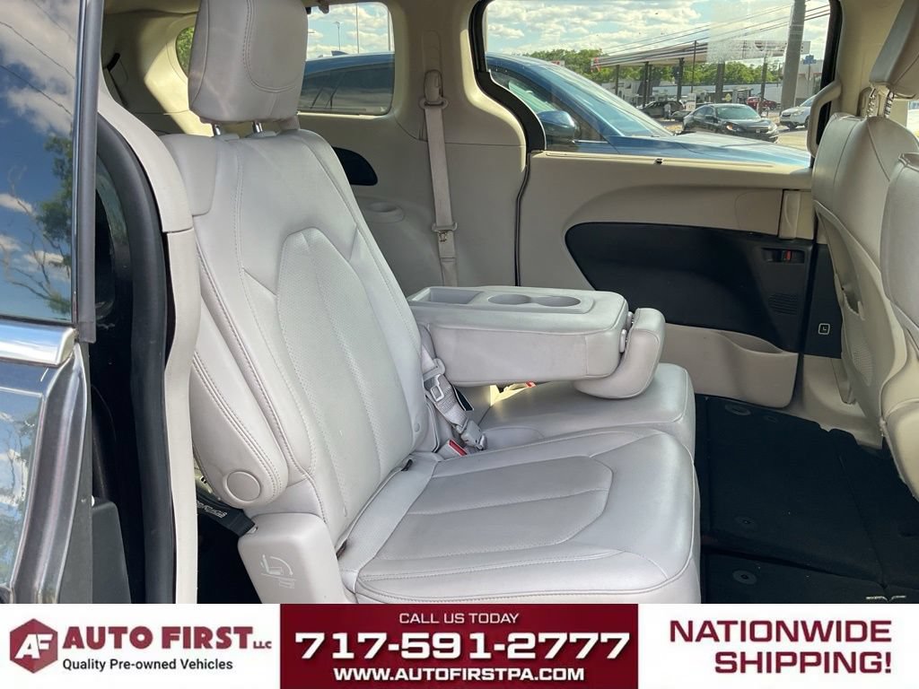 Used 2019 Chrysler Pacifica Touring-L w/ Advanced Safetytec Group FWD image 10