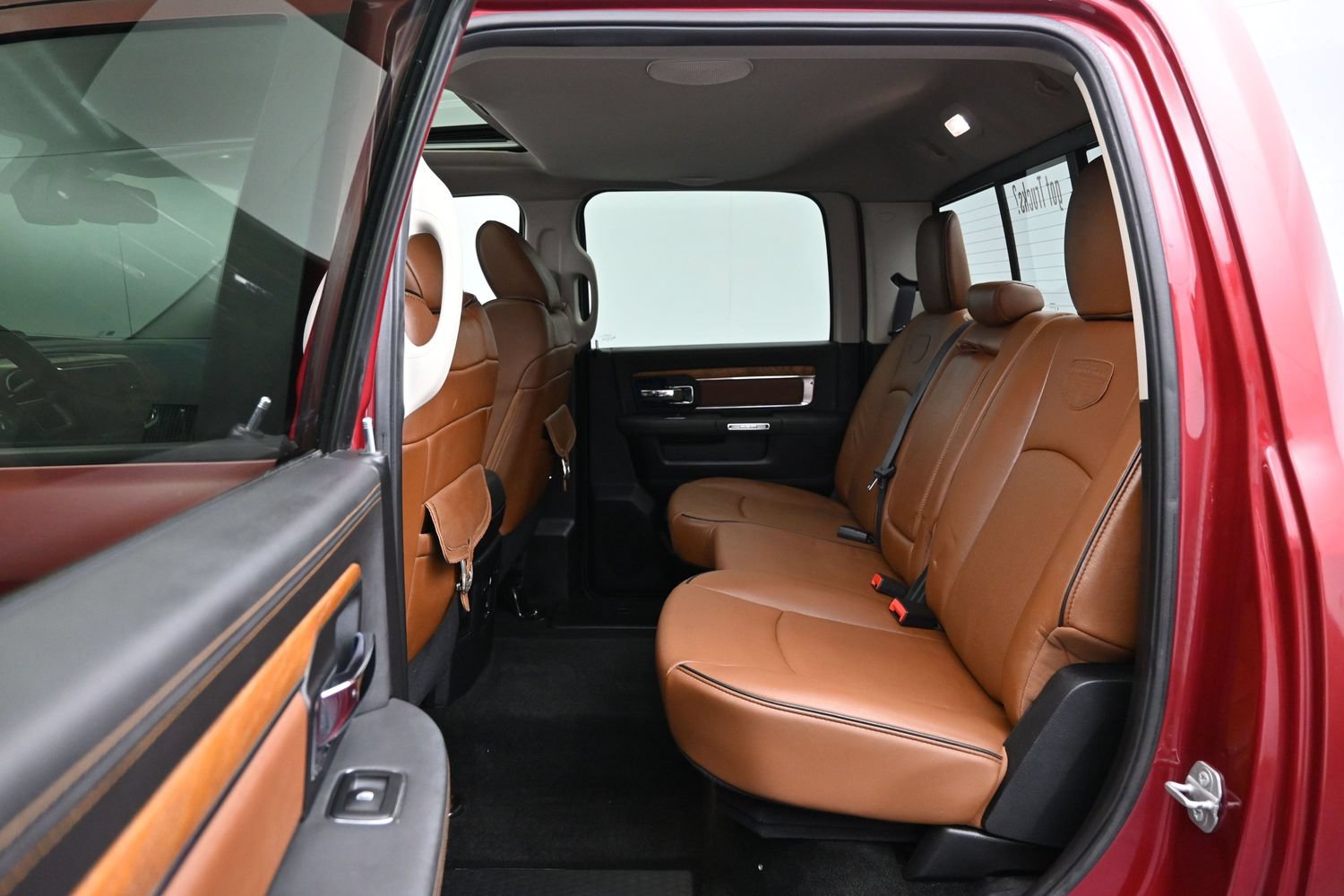 Used 2015 RAM 2500 Longhorn w/ Convenience Group AWD/4WD image 11
