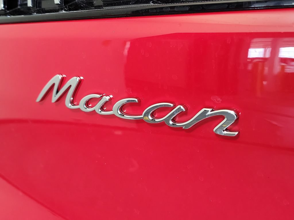 Used 2025 Porsche Macan AWD/4WD image 7