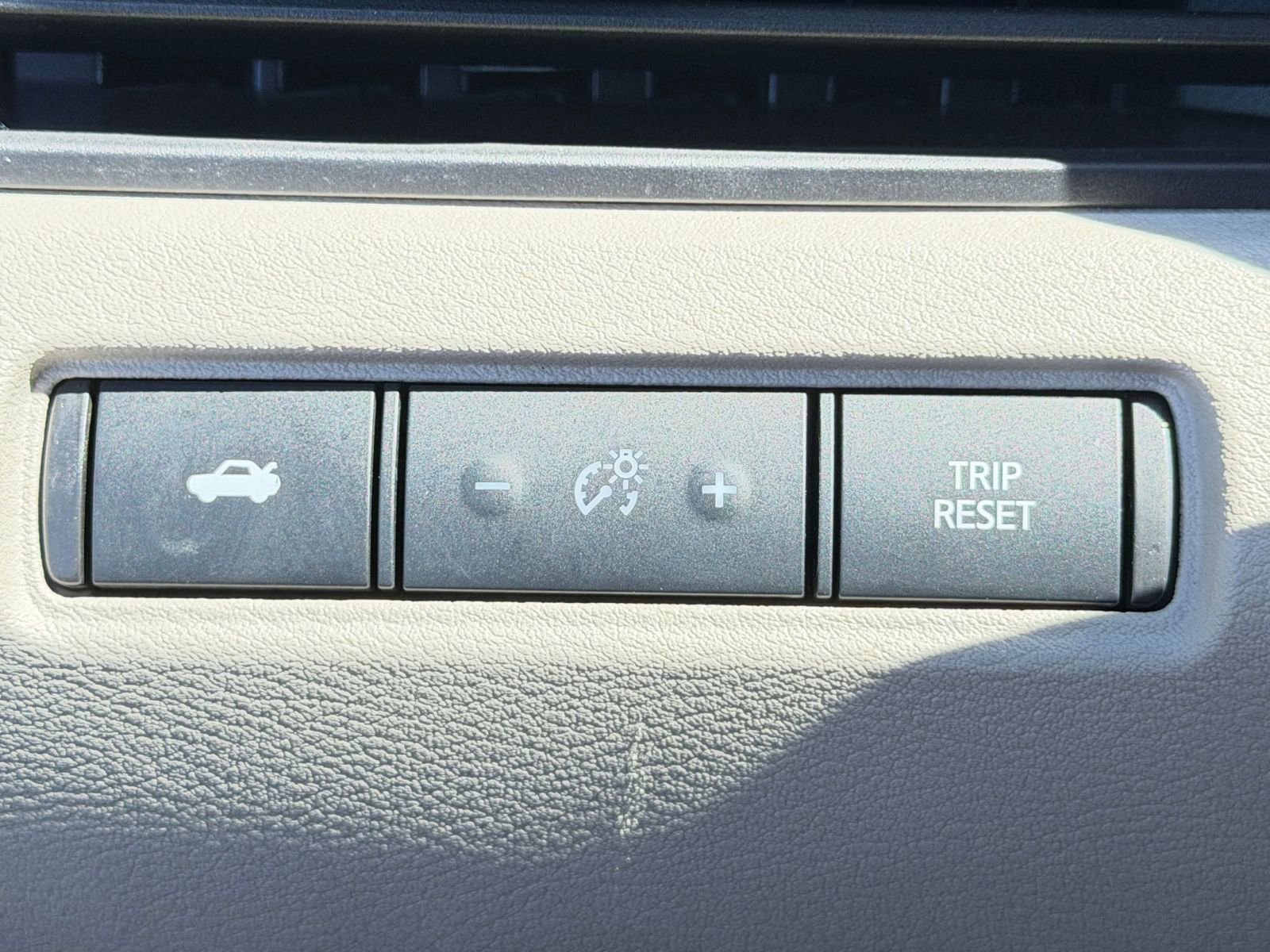 Used 2025 Nissan Altima 2.5 SV image 32