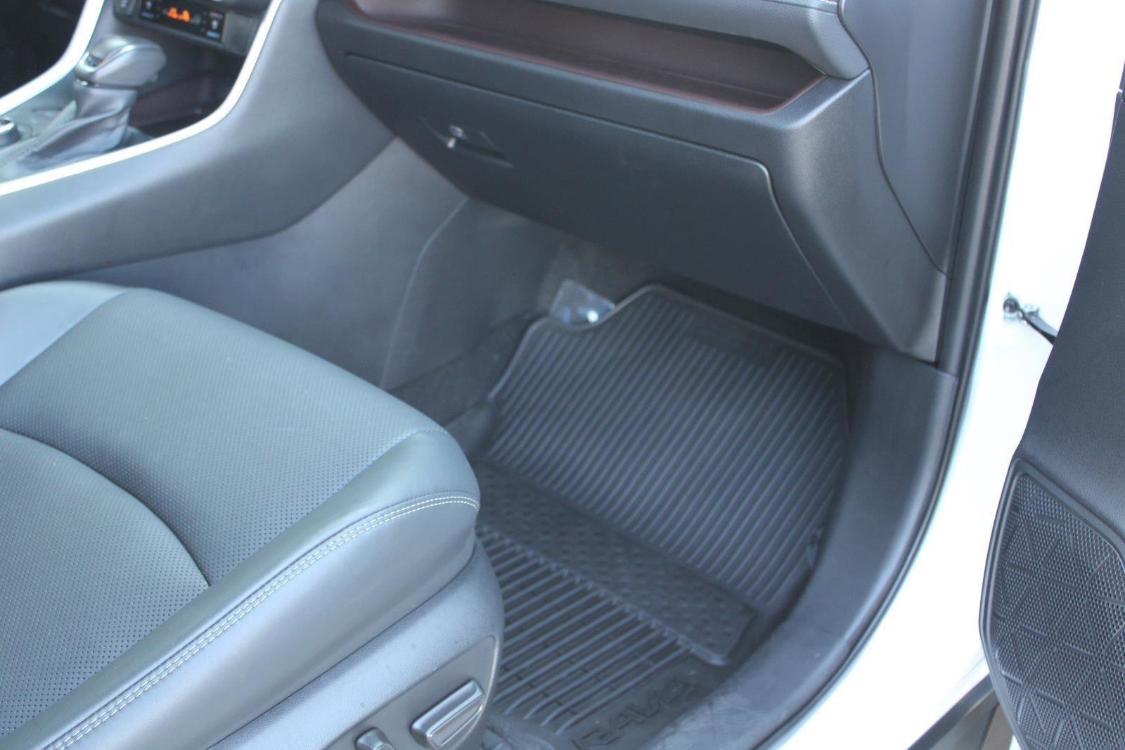 Used 2024 Toyota RAV4 Limited image 40