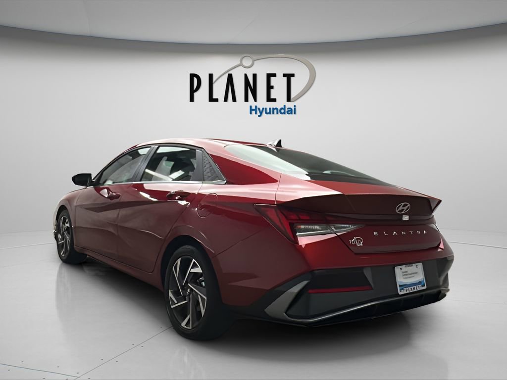 Used 2025 Hyundai Elantra SEL image 6