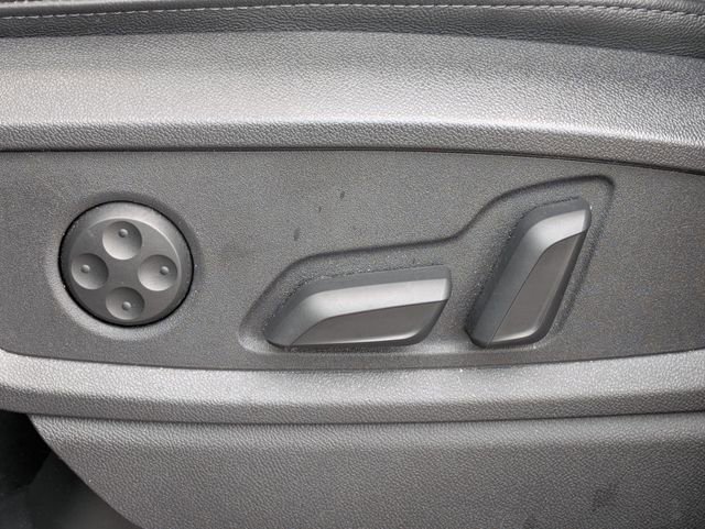 Used 2023 Audi Q5 2.0T Premium w/ Convenience Package image 17