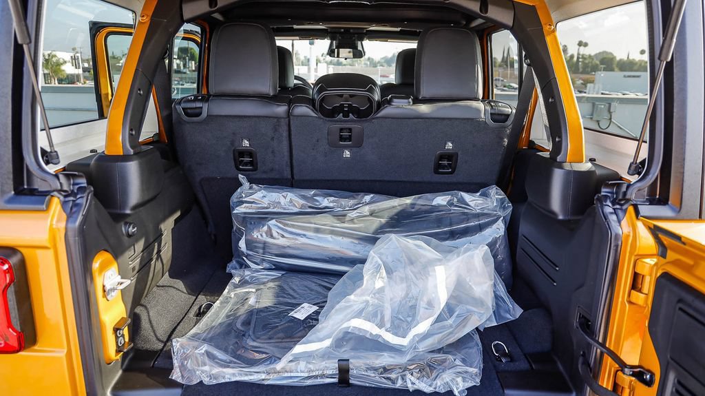New 2026 Jeep Wrangler Unlimited Rubicon AWD/4WD image 31