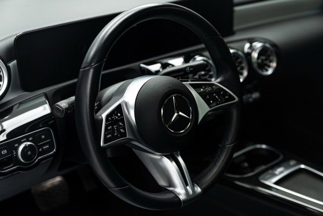 Used 2025 Mercedes-Benz CLA 250 image 12