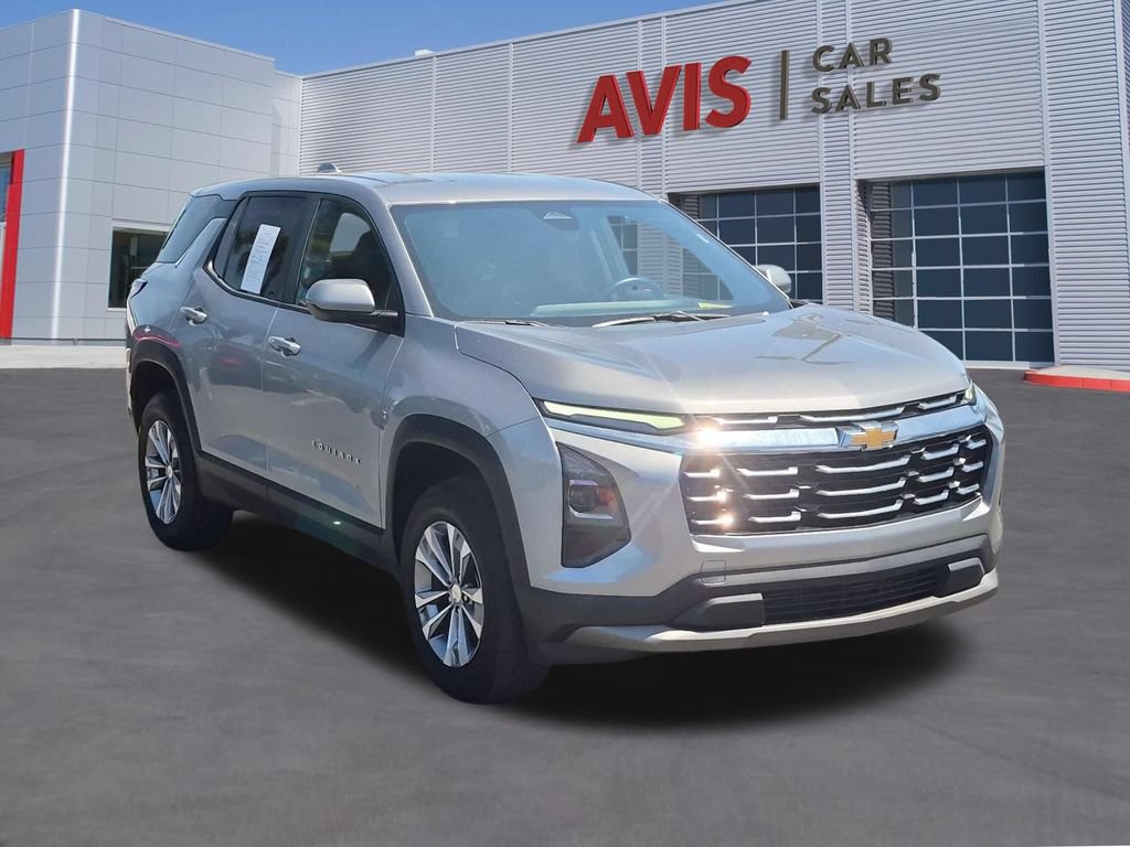 Used 2025 Chevrolet Equinox LT FWD image 3