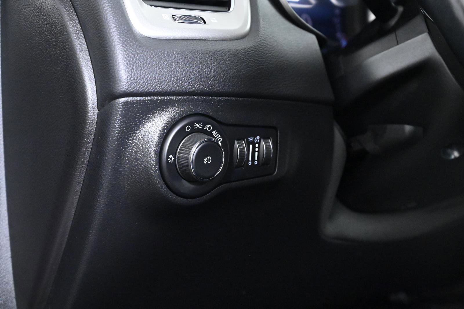 Used 2021 Jeep Compass Latitude image 21