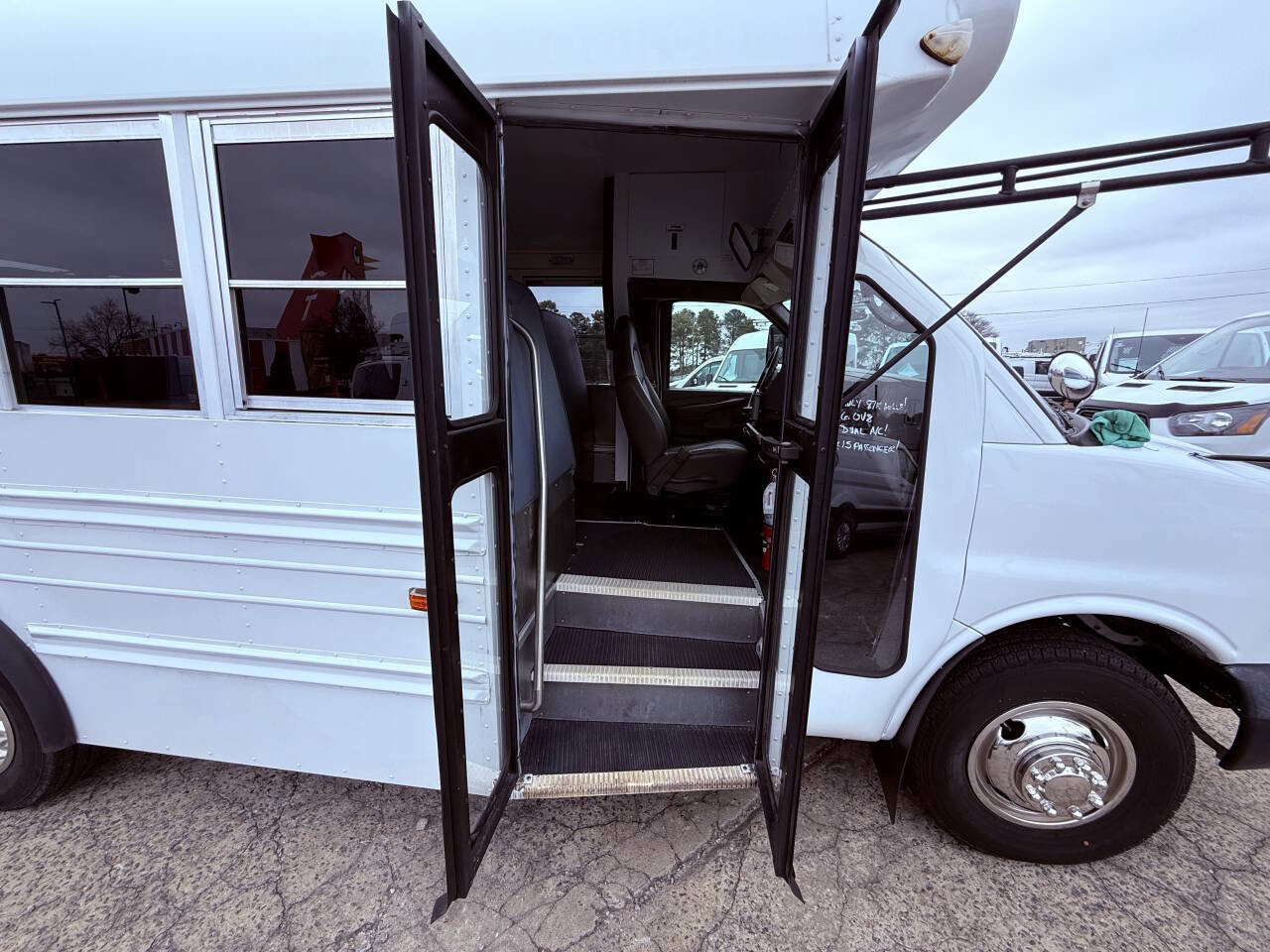 Used 2006 Chevrolet Express 3500 w/ School Bus Package image 13