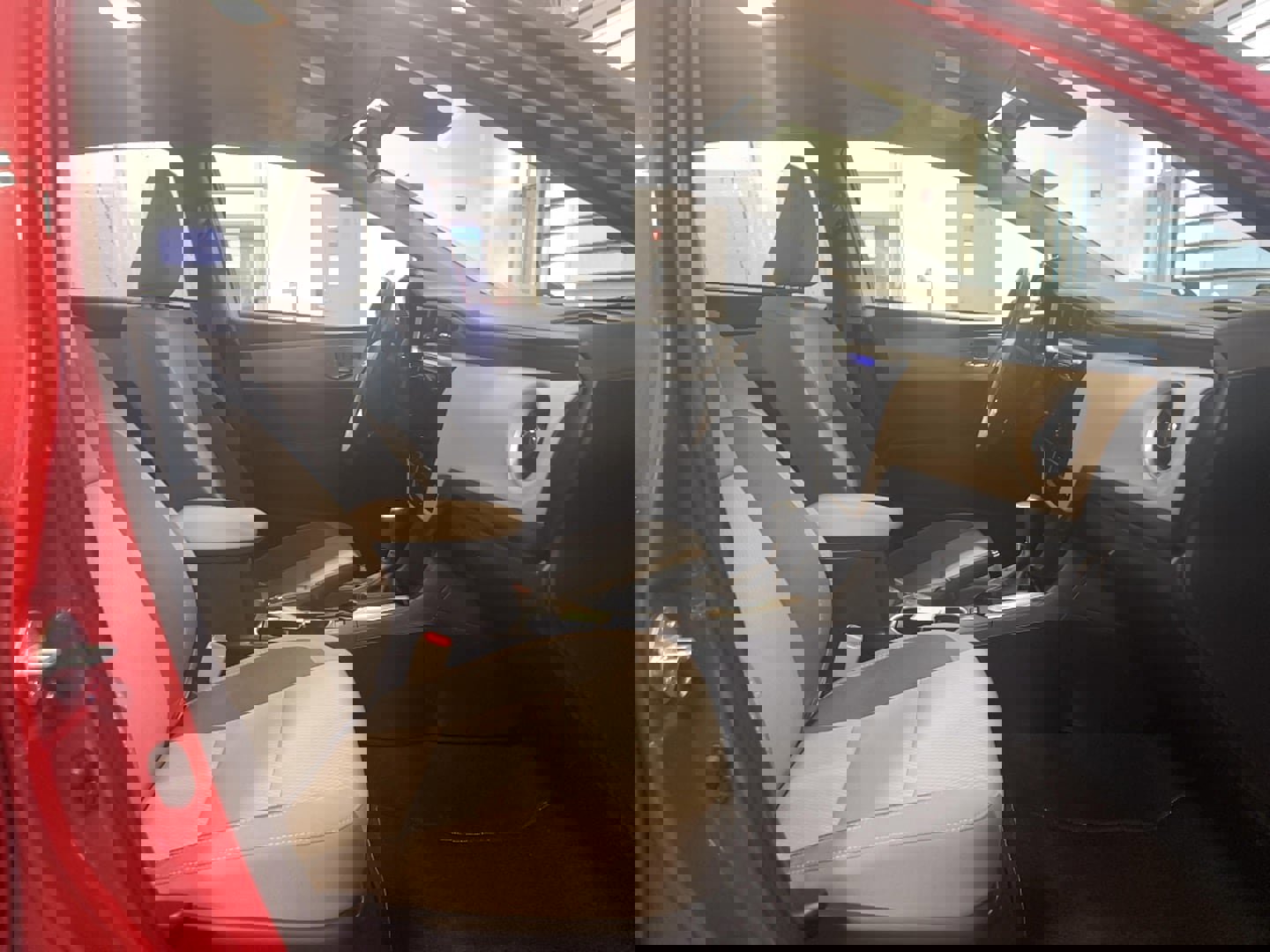 Used 2017 Toyota Corolla LE w/ Carpet Mat Package (TMS) image 17