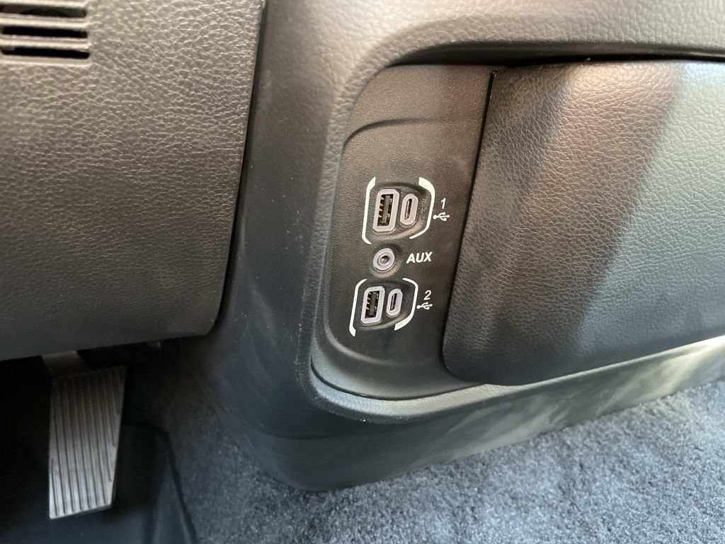 Used 2025 RAM 1500 Warlock AWD/4WD image 44