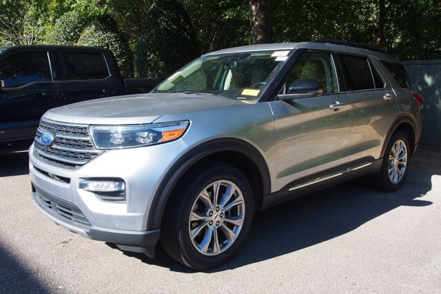 Certified 2024 Ford Explorer XLT w/ Equipment Group 202A AWD/4WD image 4