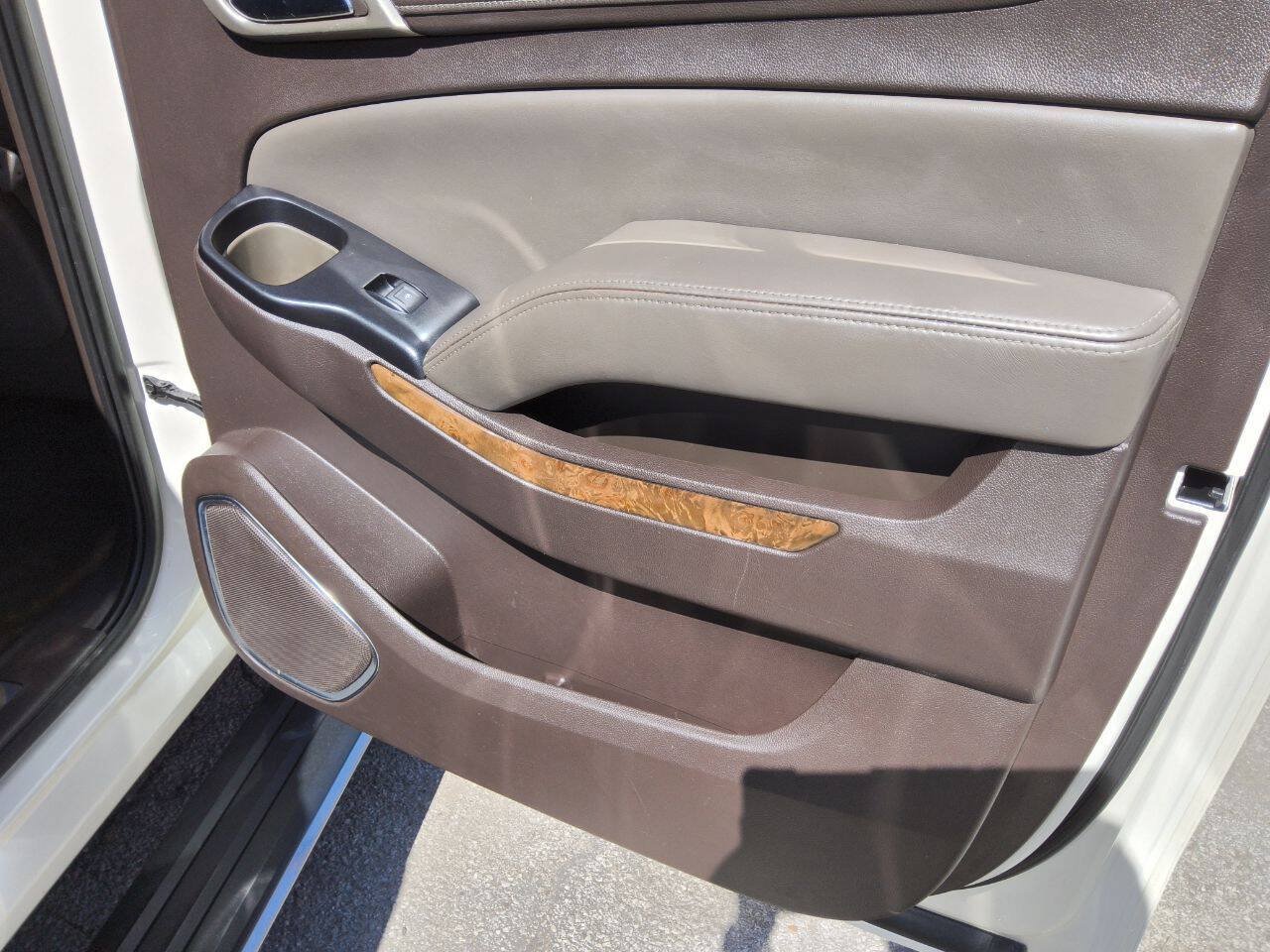 Used 2015 GMC Yukon XL Denali w/ Touring Package RWD image 31