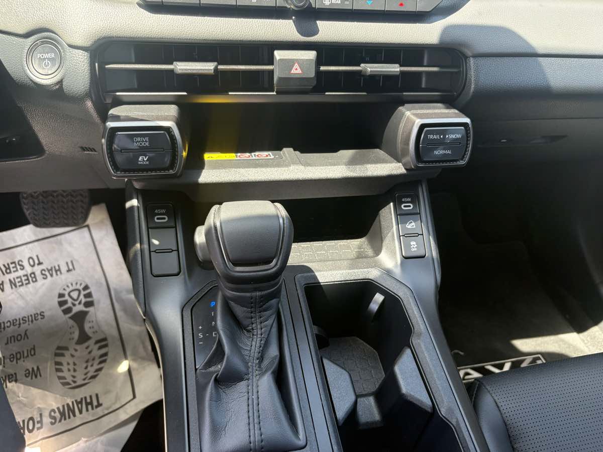 Used 2026 Toyota RAV4 XLE Premium AWD/4WD image 32