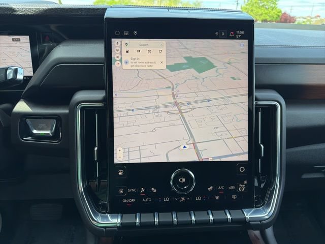 Used 2025 GMC Yukon Denali image 27