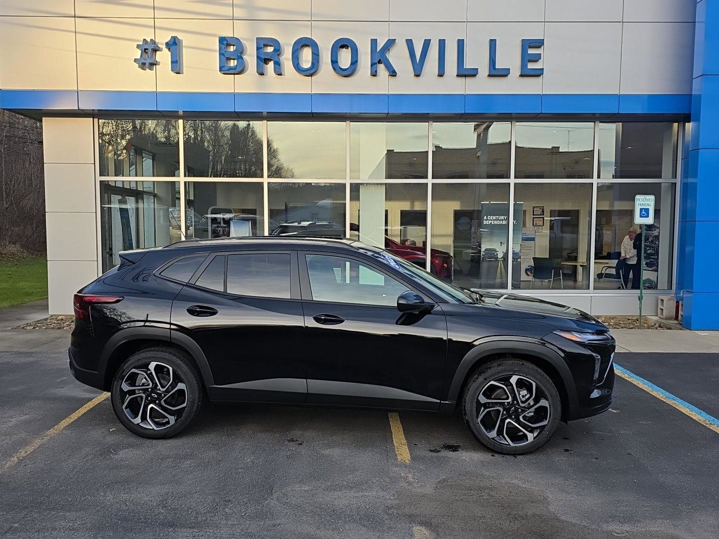New 2025 Chevrolet Trax RS w/ Sunroof Package image 1