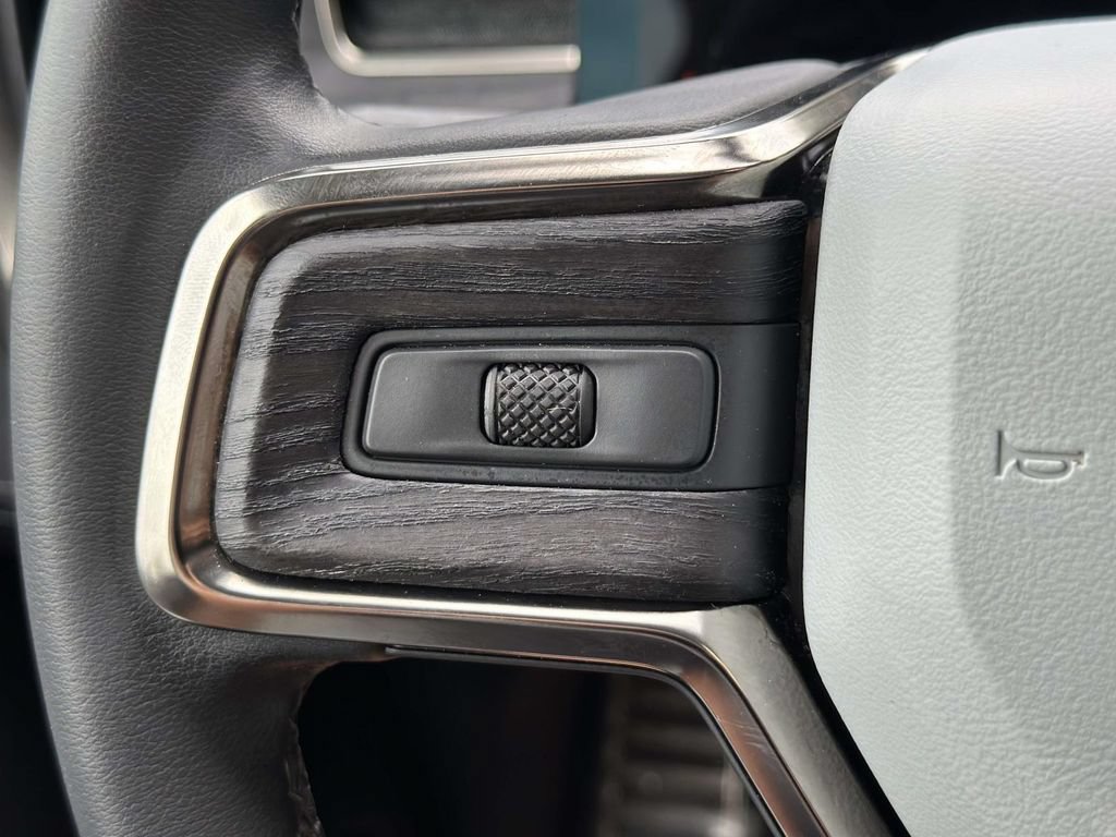Used 2023 Rivian R1S Adventure AWD/4WD image 37