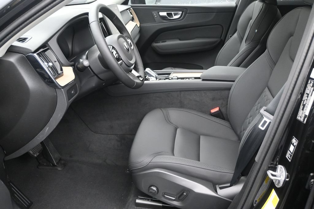 New 2026 Volvo XC60 B5 Plus AWD/4WD image 11