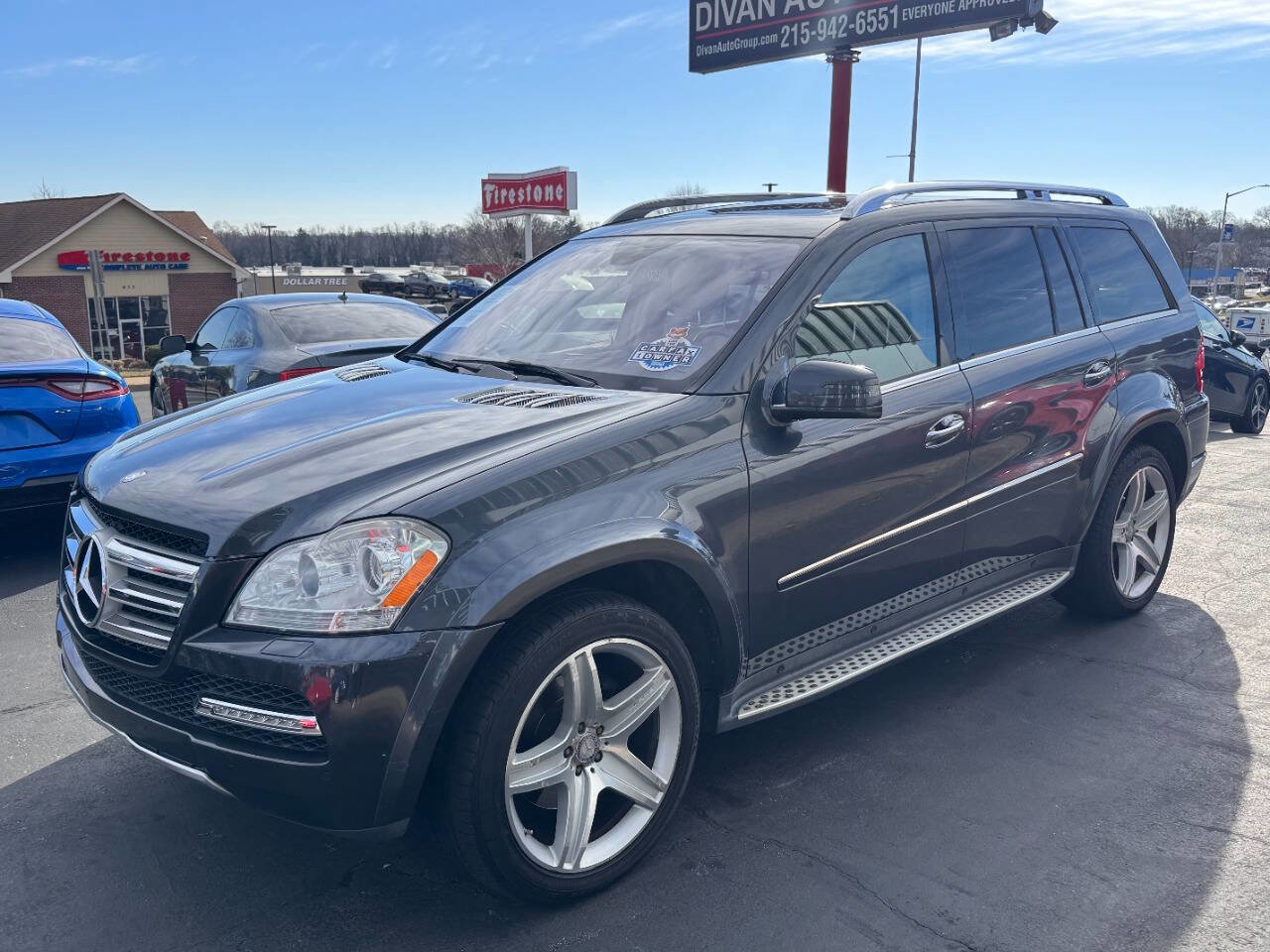 Used 2012 Mercedes-Benz GL 550 4MATIC image 3