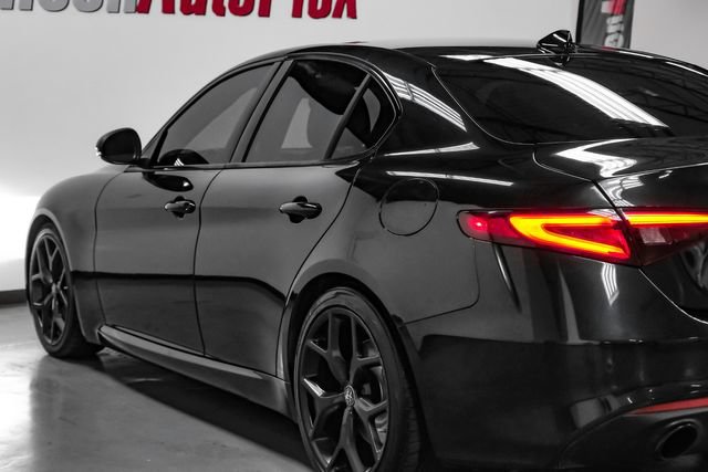 Used 2020 Alfa Romeo Giulia w/ Nero Edizione RWD image 12