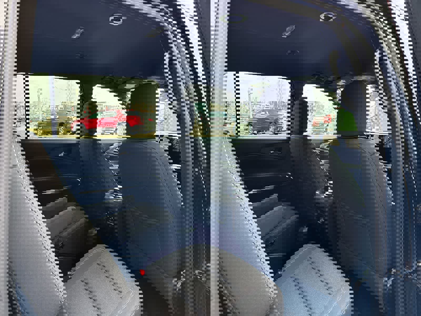 Used 2024 Chevrolet Traverse LT image 11