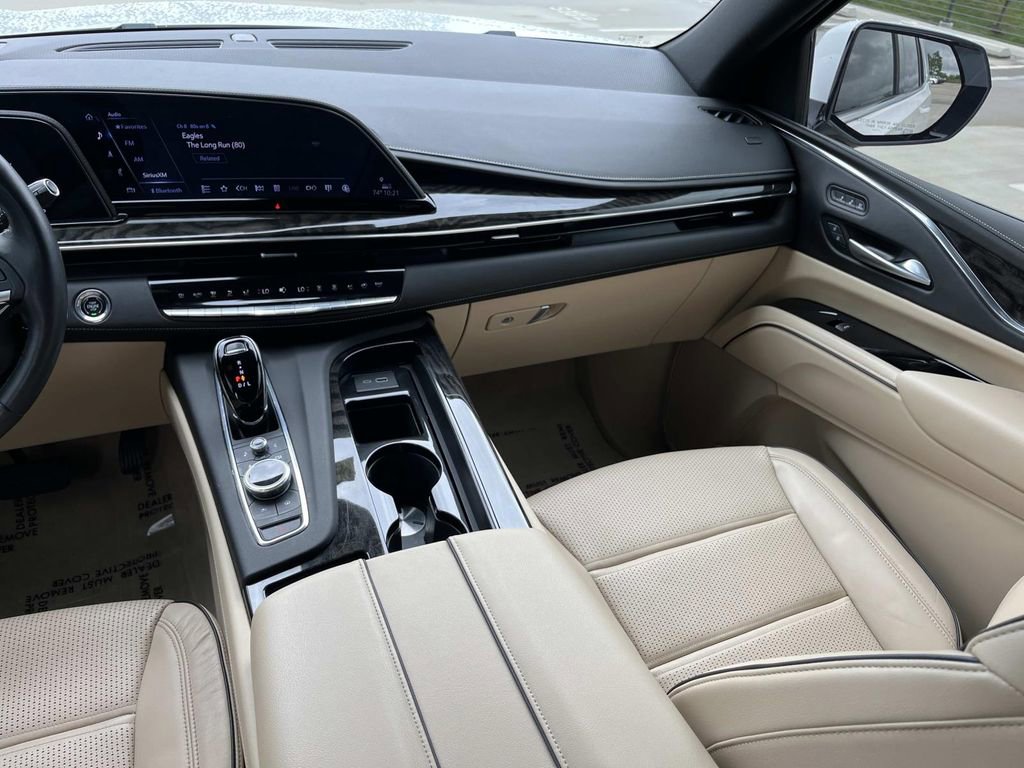 Used 2023 Cadillac Escalade Premium Luxury w/ Performance Package AWD/4WD image 15