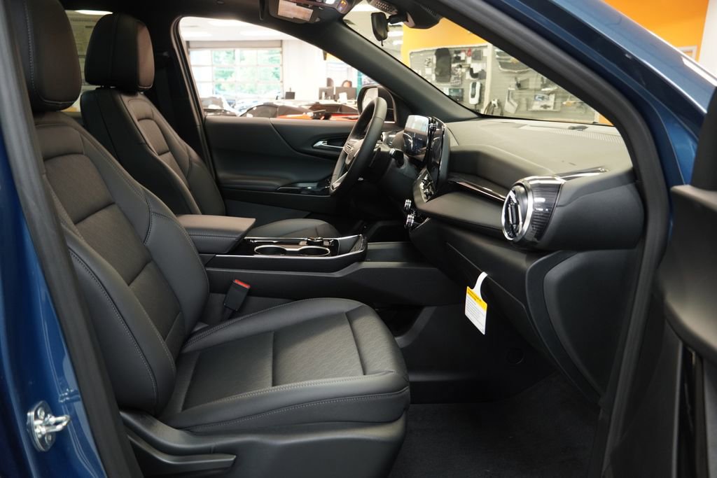 New 2026 Chevrolet Equinox LT w/ Convenience Package II FWD image 37