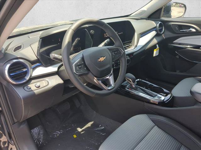 New 2026 Chevrolet Trax LT w/ LT Convenience Package FWD image 3