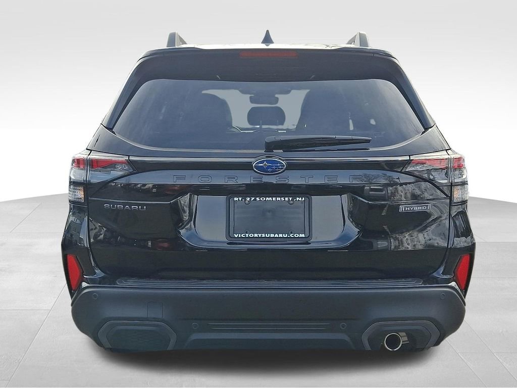 Used 2025 Subaru Forester Limited w/ Popular Package image 5