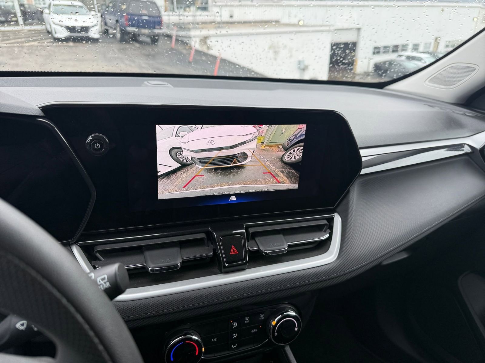 Used 2025 Chevrolet TrailBlazer LT w/ Driver Confidence Package image 24