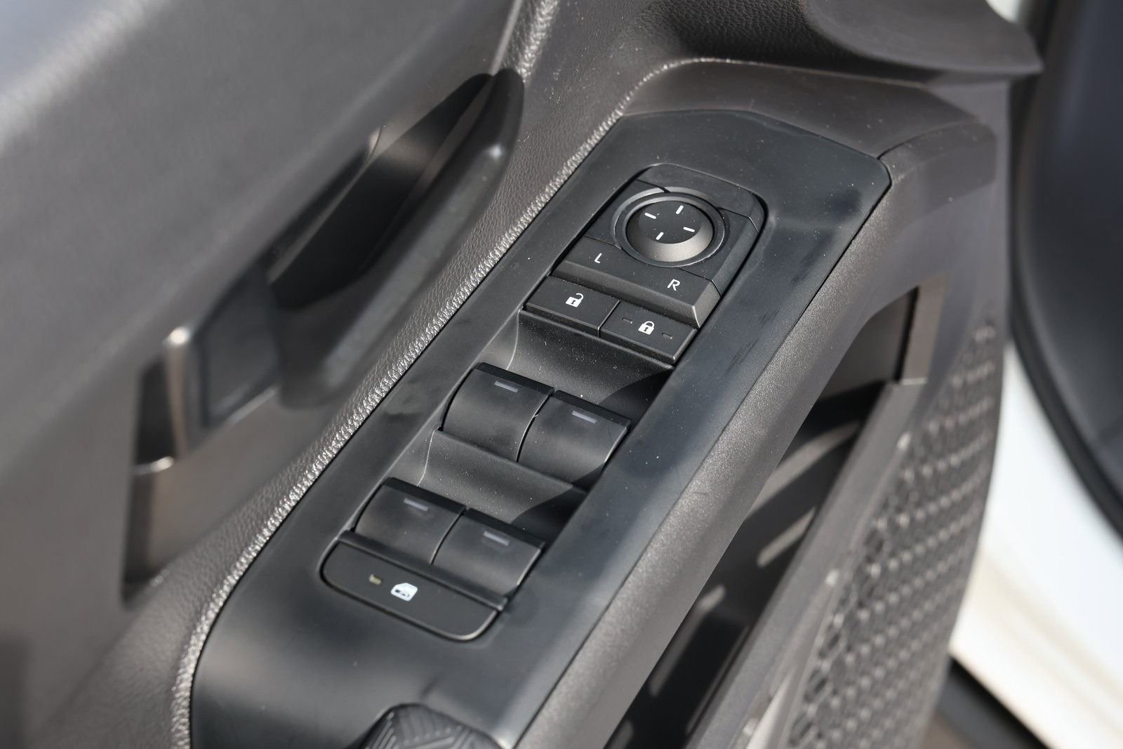 New 2026 Toyota Tacoma SR5 AWD/4WD image 28