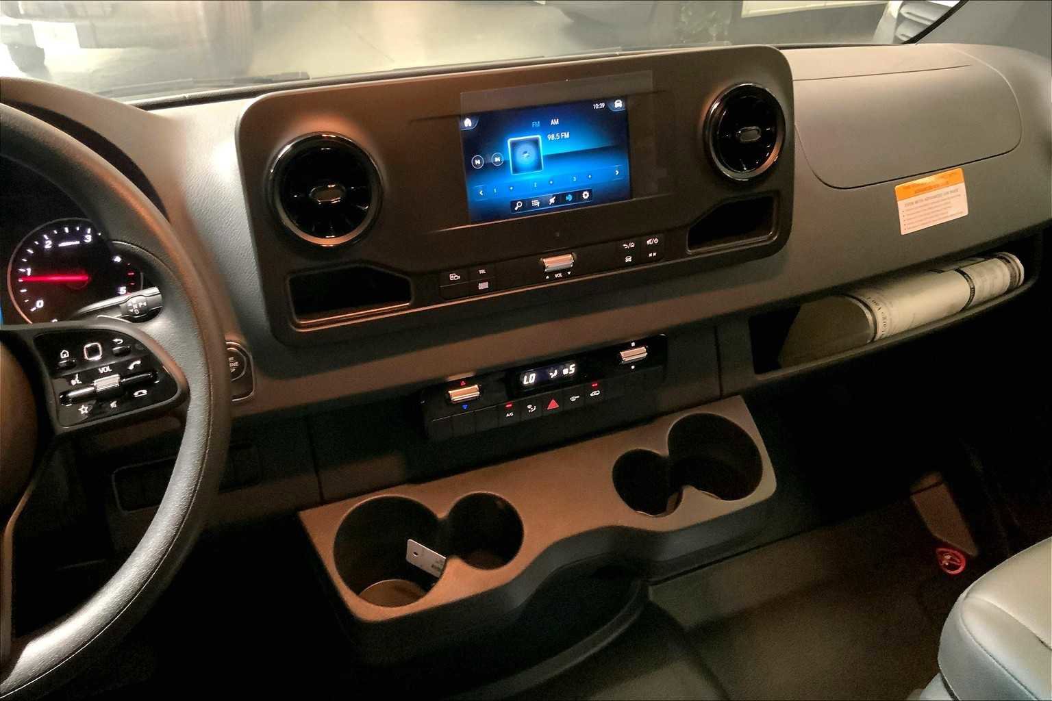 Used 2024 Mercedes-Benz Sprinter 2500 image 23